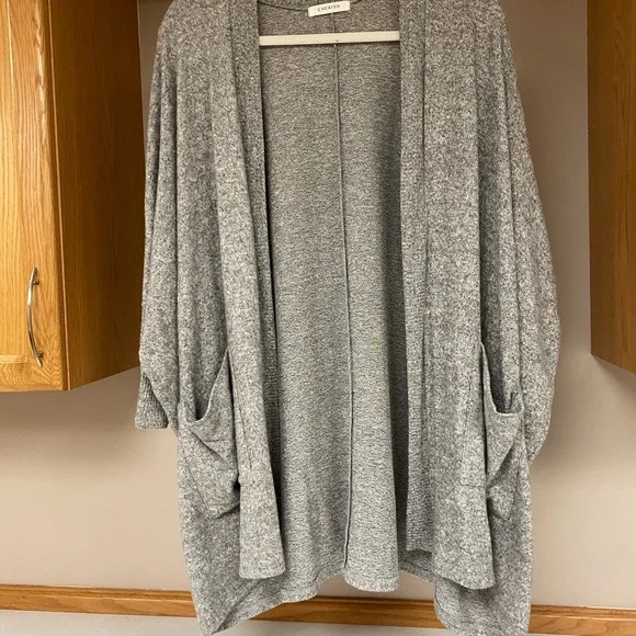 Flaunt Boutique Gray Speckled Cardigan - Picture 3 of 12